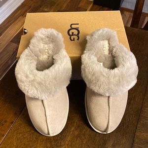 NWT Women’s Ugg Scuffette II Goat sz. 8